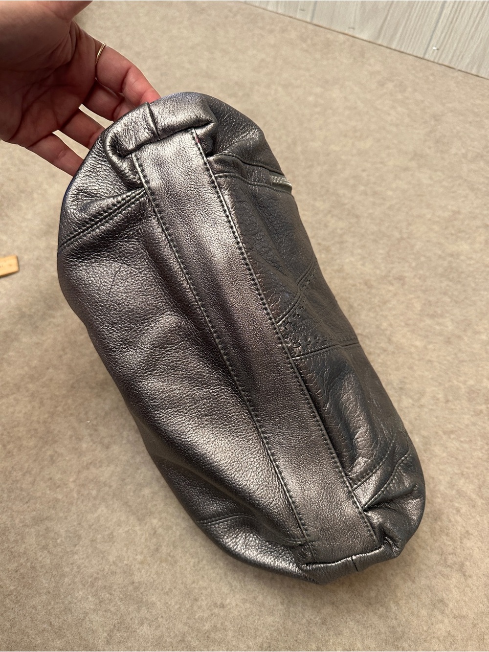 B. Makowsky Y2K Silver Metallic Leather Hobo Shoulder Bag Purse - Picture 4 of 14